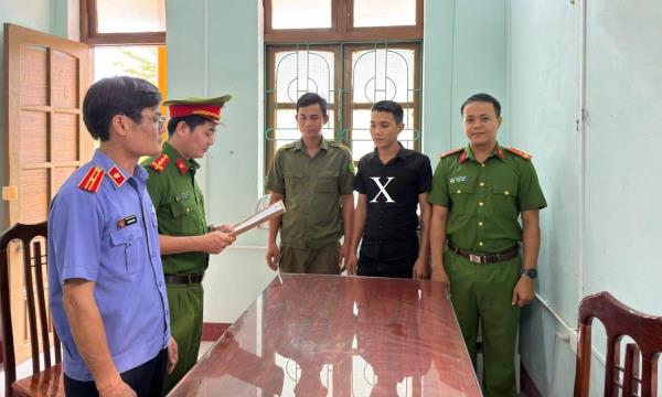 Khởi tố đạo chích