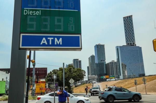 Bang Texas của Mỹ ban bố tình trạng thảm họa vì giá dầu diesel tăng vọt
