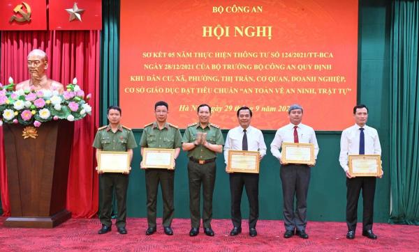Phát huy sức mạnh toàn dân xây dựng địa bàn an toàn về an ninh, trật tự