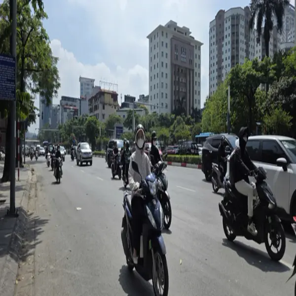 Nguyên nhân nắng nóng bỏng rát giữa mùa thu ở miền Bắc, miền Trung