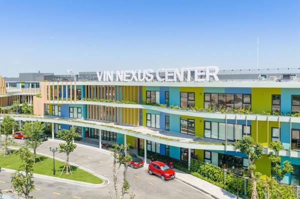 Vin Nexus Center: Trường học hạnh phúc hình trái tim và những gam màu rất lạ