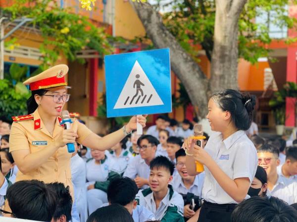 Tăng cường bảo đảm trật tự an toàn giao thông ngày khai giảng năm học mới