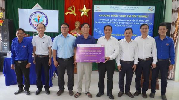 PC Đà Nẵng tổ chức chương trình Cùng em đến trường tại Trường Phổ thông DTBT Tiểu học  THCS Phước Lộc