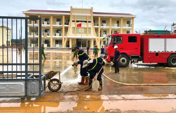 Góp sức hoàn thiện trường học vùng biên Gia Lai