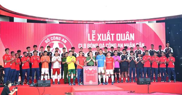 Bộ trưởng Lương Tam Quang dự Lễ xuất quân của CLB Công an nhân dân