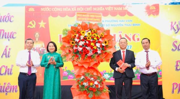 Nhiều trường chung niềm vui trong ngày khai giảng năm học mới