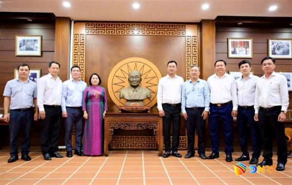 Bí thư Thành ủy Đà Nẵng Lê Ngọc Quang dâng hương tưởng niệm Chủ tịch Hội đồng Nhà nước Võ Chí Công