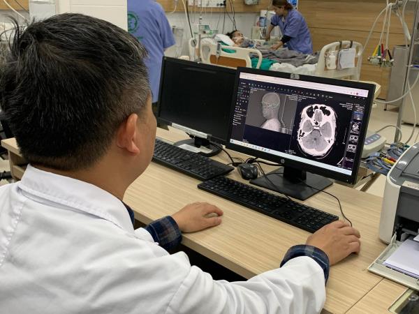 37 công nhân nhiễm độc methanol, 1 người tử vong, 5 người rất nặng