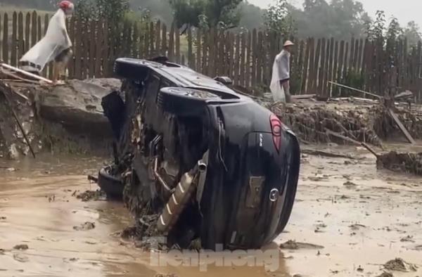 Sạt lở nghiêm trọng khiến 15 người thương vong, 4 người mất tích ở Lào Cai