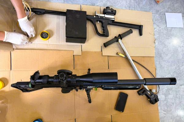 Bắt đối tượng dùng súng bắn trúng cổ khiến người phụ nữ tử vong