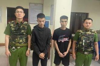 Thanh niên ngậm đá chơi Trung thu
