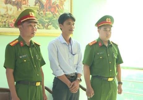 Bắt giám đốc sản xuất, bán hàng trăm tấn phân bón giả cho đối tác