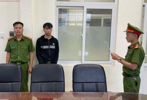 Con nghiện về quê đầu thú