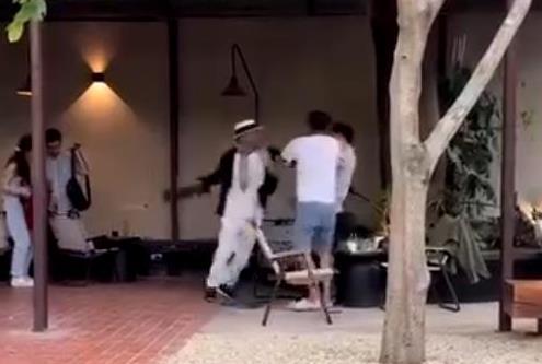 Thực hư clip giống chủ tịch một tập đoàn đánh nhau trong quán cà phê?