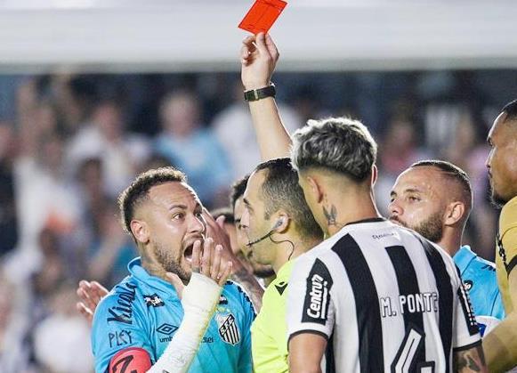 Neymar ghi bàn bằng... tay