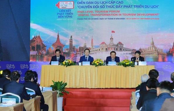 Diễn đàn cấp cao Chuyển đổi số thúc đẩy phát triển du lịch