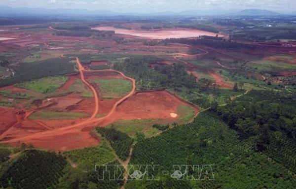 Nhiều hộ dân lấn chiếm đất công, cản trở bàn giao đất khai thác bô xít