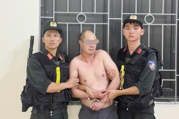 Đối tượng có dấu hiệu ngáo đá gây thương tích cho một cán bộ công an