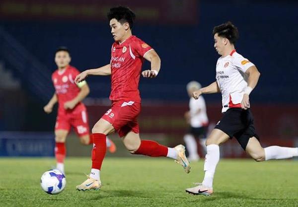 Nhiều CLB trong và ngoài nước quan tâm Đình Bắc