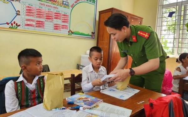 Người xung phong về nơi gian khó