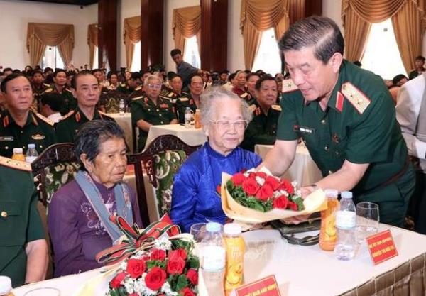 Tri ân những người làm nên chiến thắng lịch sử