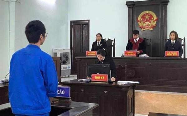 Đánh bạc online, bóc lịch offline