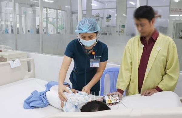 Bé trai 4 tuổi qua cơn nguy kịch sau thời gian dài chỉ uống sữa tươi