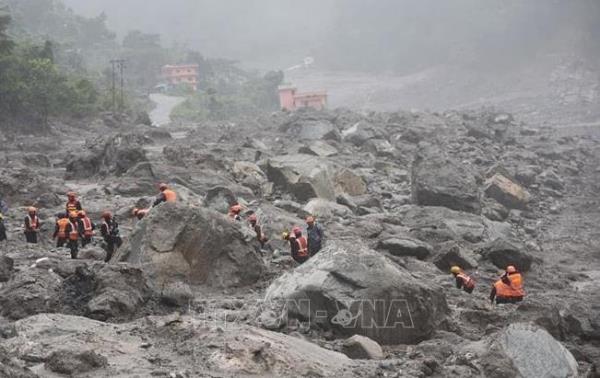Chạy đua giải cứu 900 người có thể vẫn mắc kẹt trong các hầm thủy điện Nepal