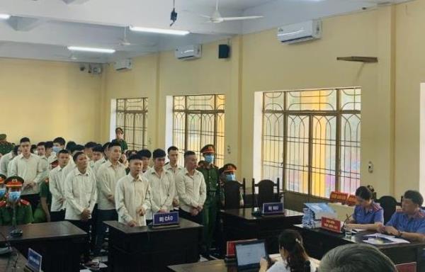Xét xử 2 nhóm thanh niên dùng hung khí đánh nhau