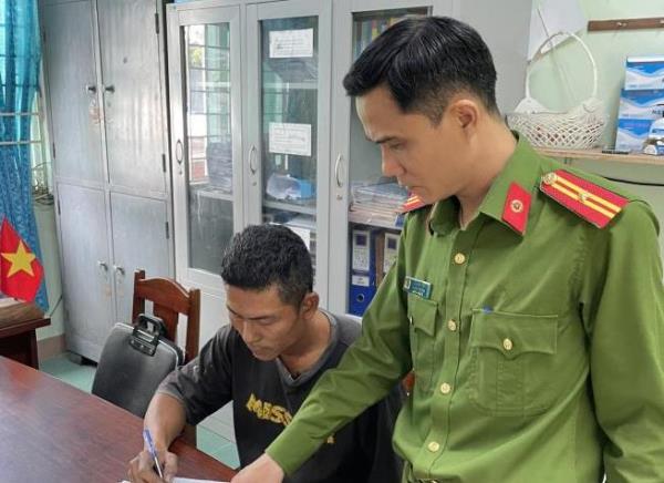 Bắt đối tượng lừa đảo bằng hình thức môi giới đất đai