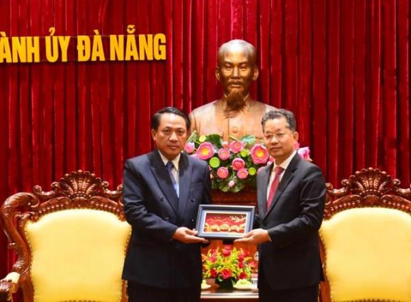 Bí thư Thành ủy Đà Nẵng Nguyễn Văn Quảng tiếp và làm việc với Tỉnh trưởng tỉnh Savannakhet - Lào