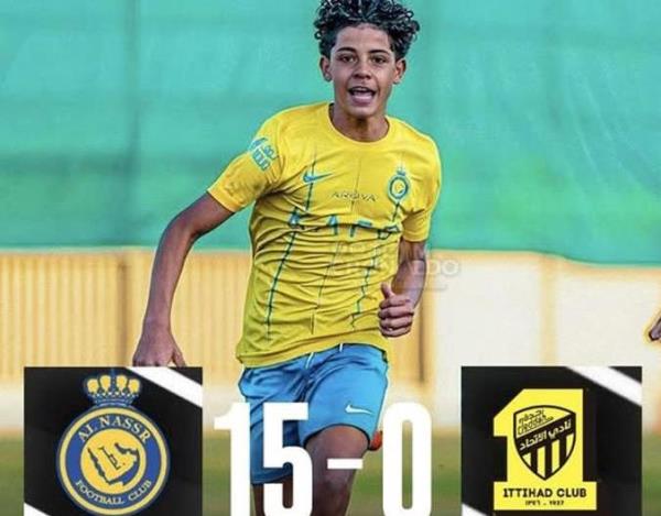 Ronaldo con ghi 15 bàn trong một trận đấu