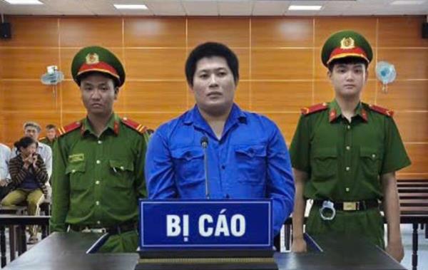 Xét xử người cha ôm con nhảy sông tự tử