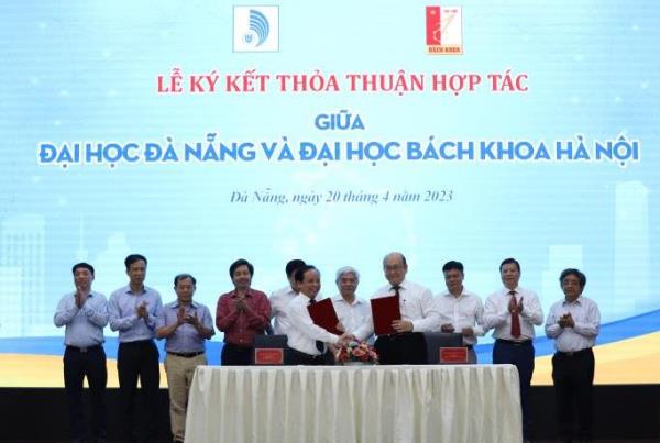 Đại học Đà Nẵng và Đại học Bách khoa Hà Nội ký kết hợp tác chuyển đổi số