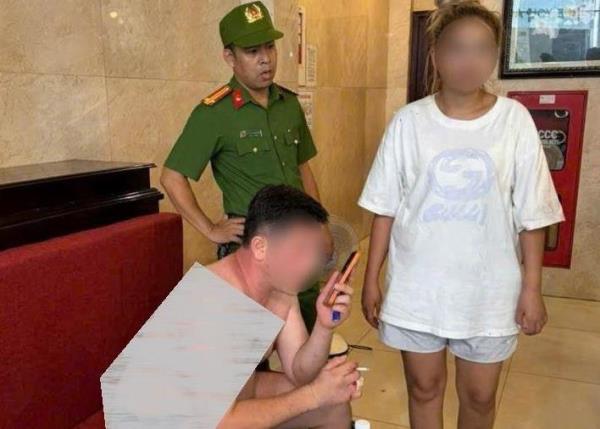 Ngăn chặn khách Tây gây chuyện