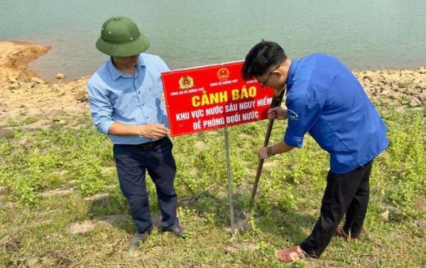 Hai nam sinh đuối nước thương tâm