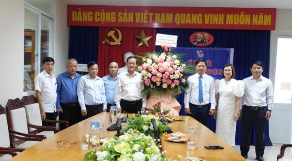 Lãnh đạo Đà Nẵng thăm, chúc mừng các cơ quan báo chí
