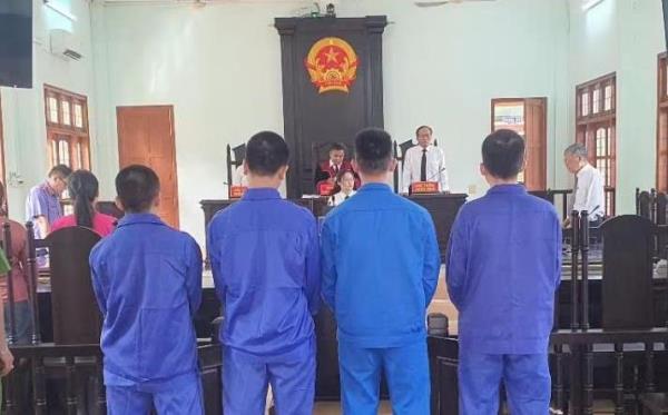 Xộ khám cả đám
