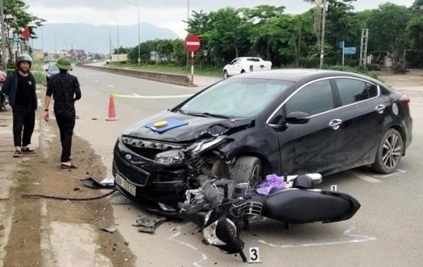 Rước họa vì chạy ngược chiều