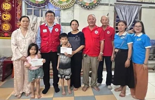 Kết nối hỗ trợ hơn 1,9 tỷ đồng đỡ đầu trẻ mồ côi