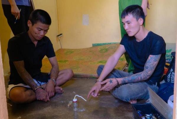 Huy, Hoàng làm chuyện lụi tàn sức trai