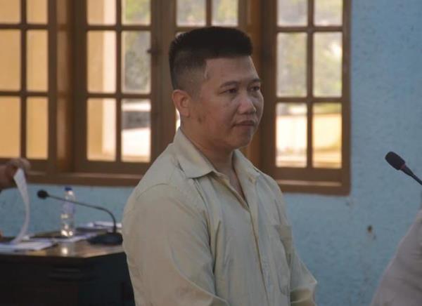 Mượn đầu heo nấu cháo