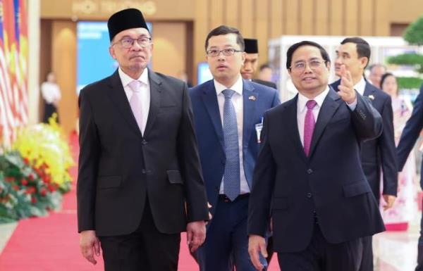 Thủ tướng Phạm Minh Chính chủ trì lễ đón Thủ tướng Malaysia thăm chính thức Việt Nam