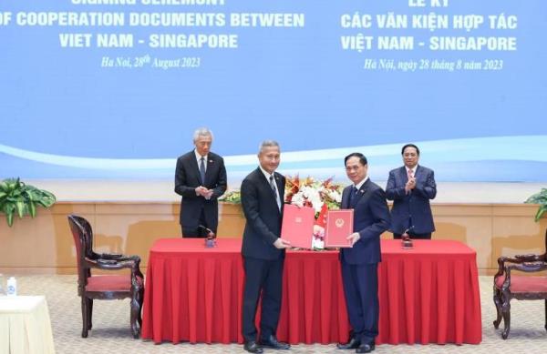 Việt Nam và Singapore ký kết 7 văn kiện hợp tác quan trọng
