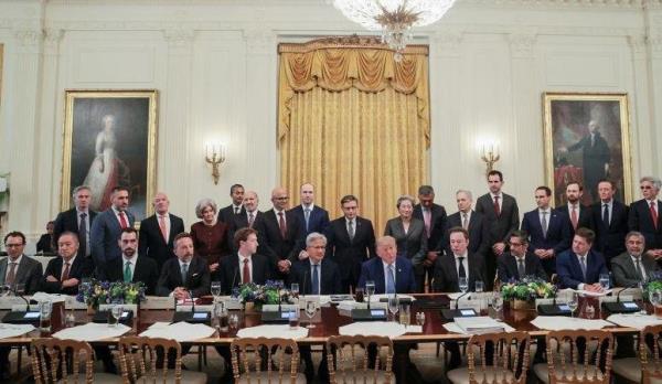 Tổng thống Trump cùng loạt lãnh đạo công nghệ bàn cách tự quản AI