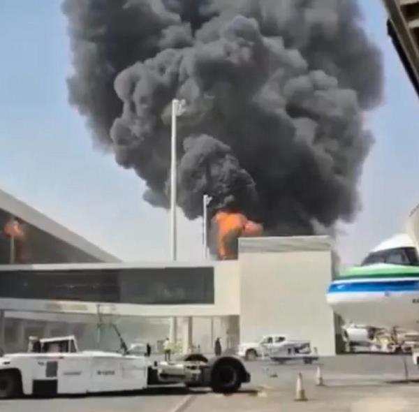 Houthi tấn công sân bay ở Saudi Arabia, 321 người thương vong