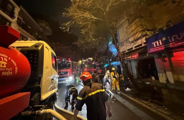 Khẩn trương điều tra làm rõ nguyên nhân vụ cháy tại phố Hàng Lược