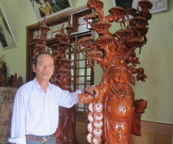 Người góp sức hồi sinh làng nghề điêu khắc xứ Huế