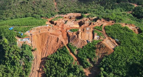 Quảng Nam, kinh hoàng vàng tặc phá nát khu vực Danh thắng Thác Trắng