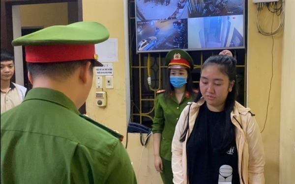 Tìm bị hại trong vụ án nữ giám đốc lừa đảo chuyến bay giải cứu